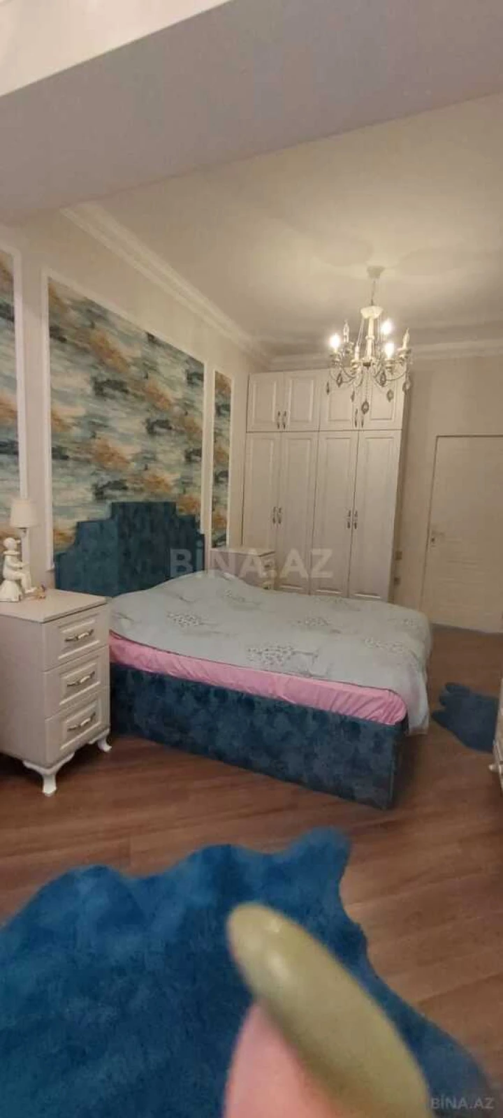 Satılır 4 otaqlı mənzil 140 m²