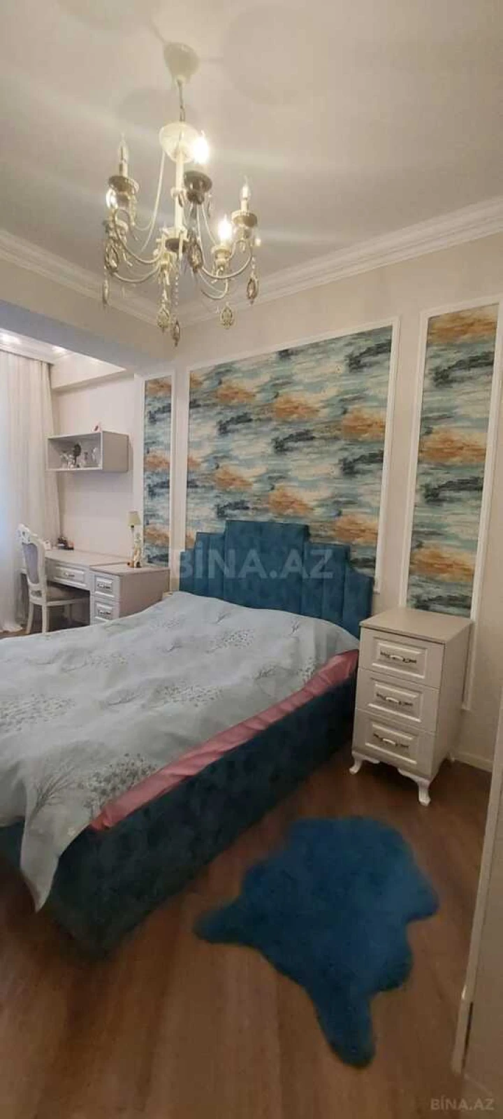 Satılır 4 otaqlı mənzil 140 m²
