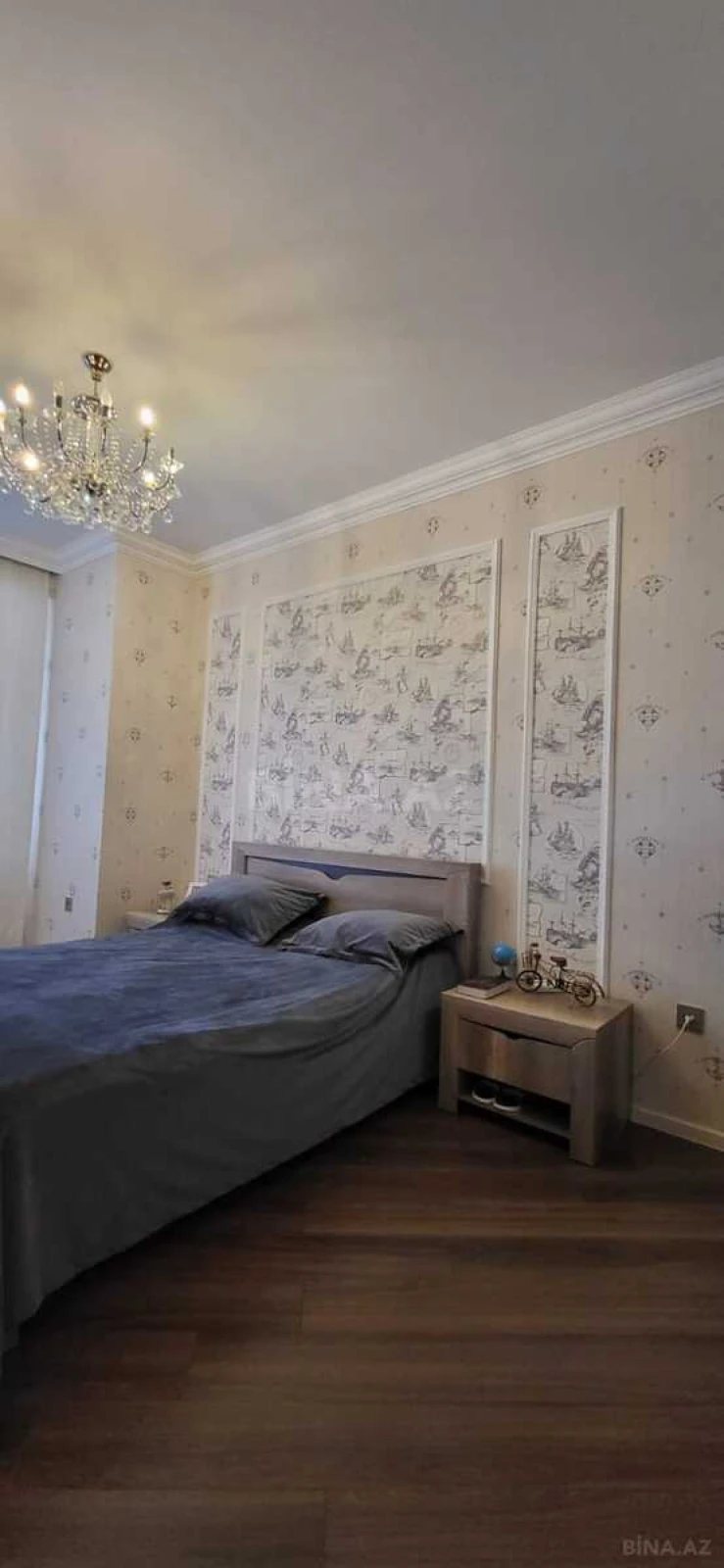 Satılır 4 otaqlı mənzil 140 m²