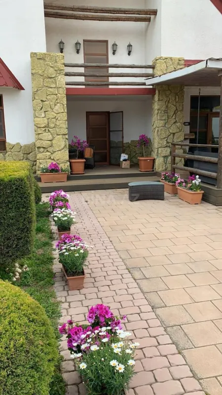 Satılır 6 otaqlı həyət evi 250 m²