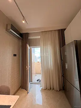 Satılır 4 otaqlı mənzil 200 m²