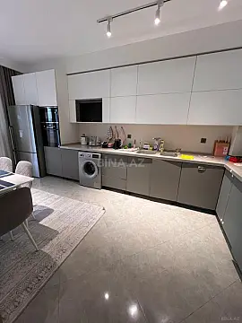 Satılır 4 otaqlı mənzil 200 m²