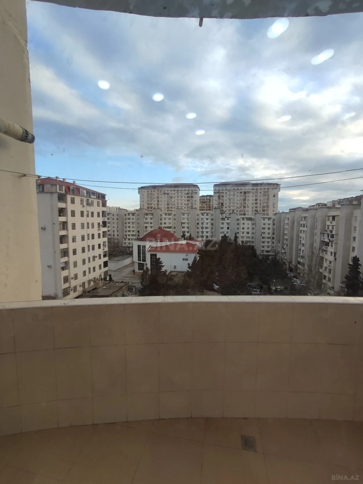 Satılır 3 otaqlı mənzil 104 m²
