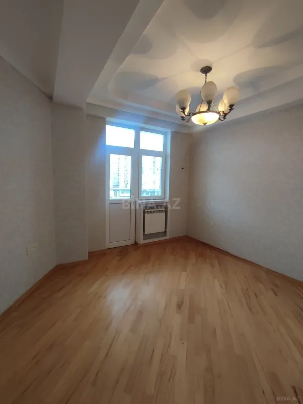 Satılır 3 otaqlı mənzil 104 m²