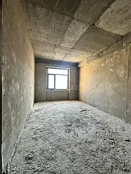 Satılır 5 otaqlı mənzil 202 m²