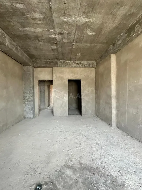 Satılır 5 otaqlı mənzil 202 m²