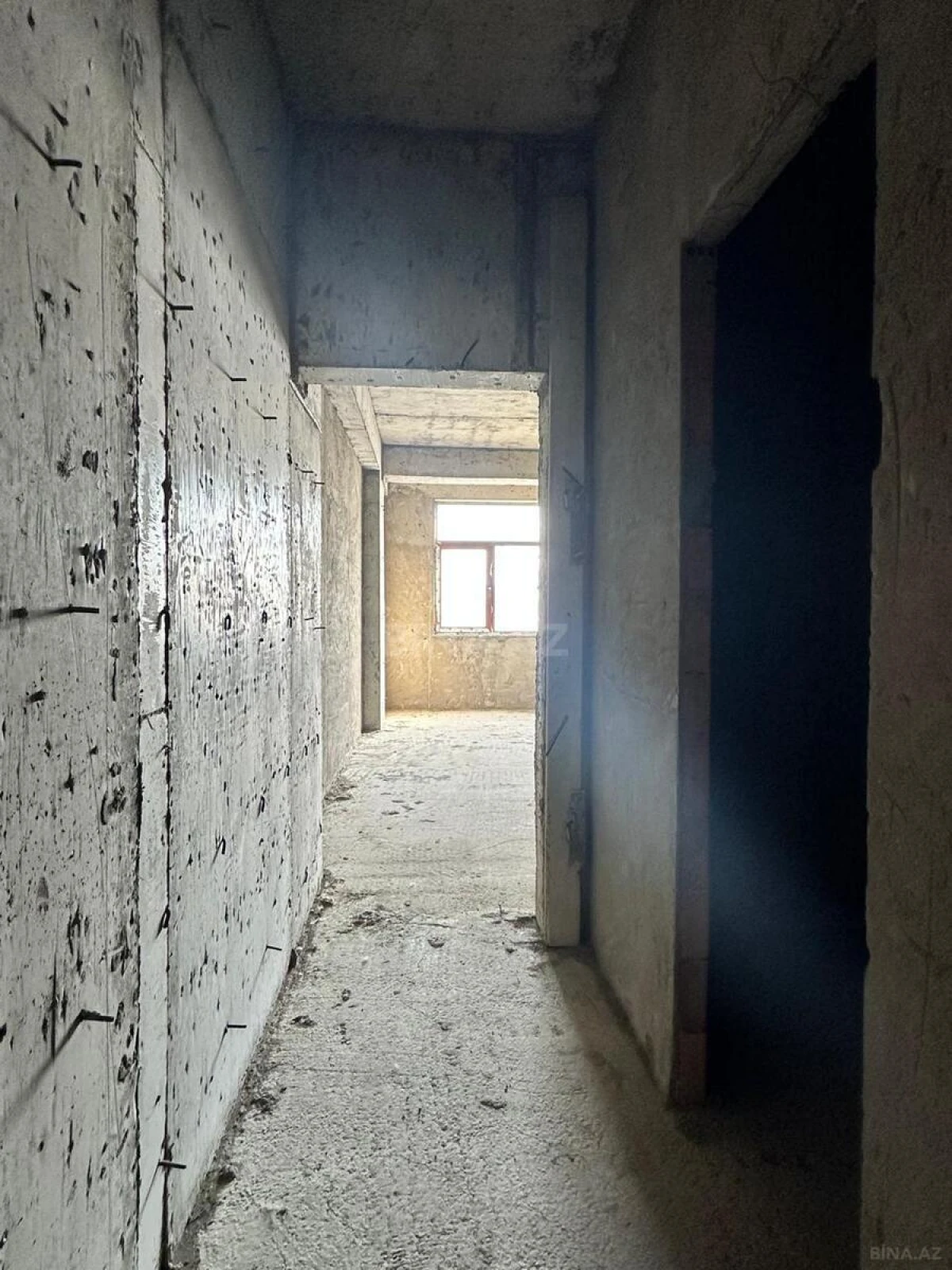 Satılır 5 otaqlı mənzil 202 m²