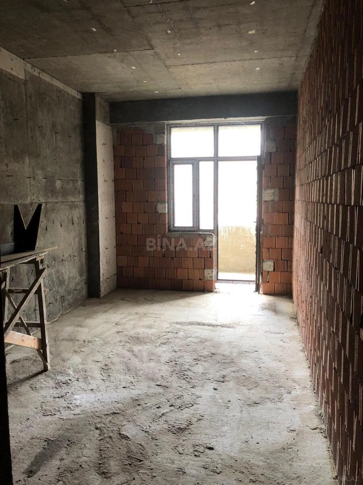 Satılır 2 otaqlı mənzil 105 m²