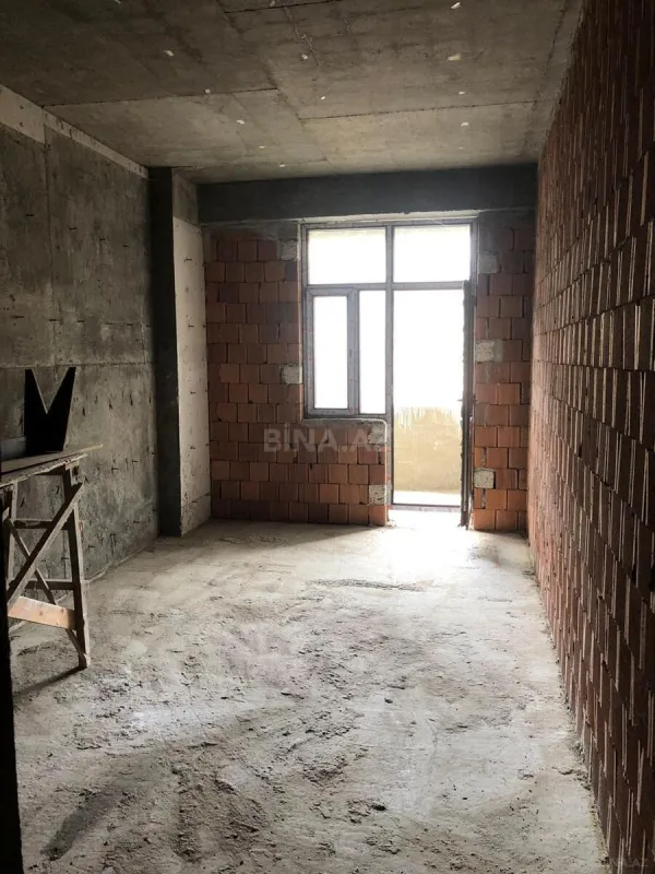 Satılır 2 otaqlı mənzil 105 m²