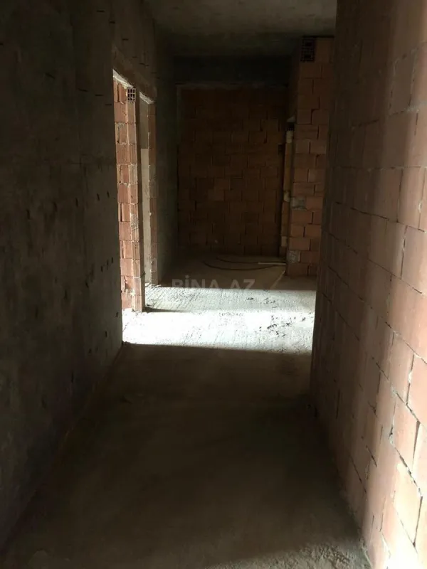 Satılır 2 otaqlı mənzil 105 m²