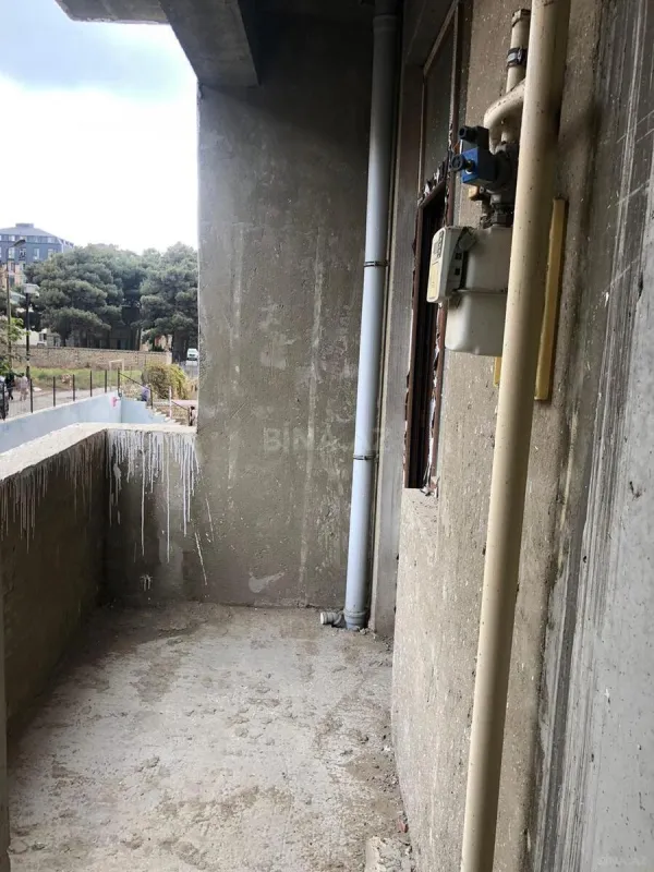 Satılır 2 otaqlı mənzil 105 m²