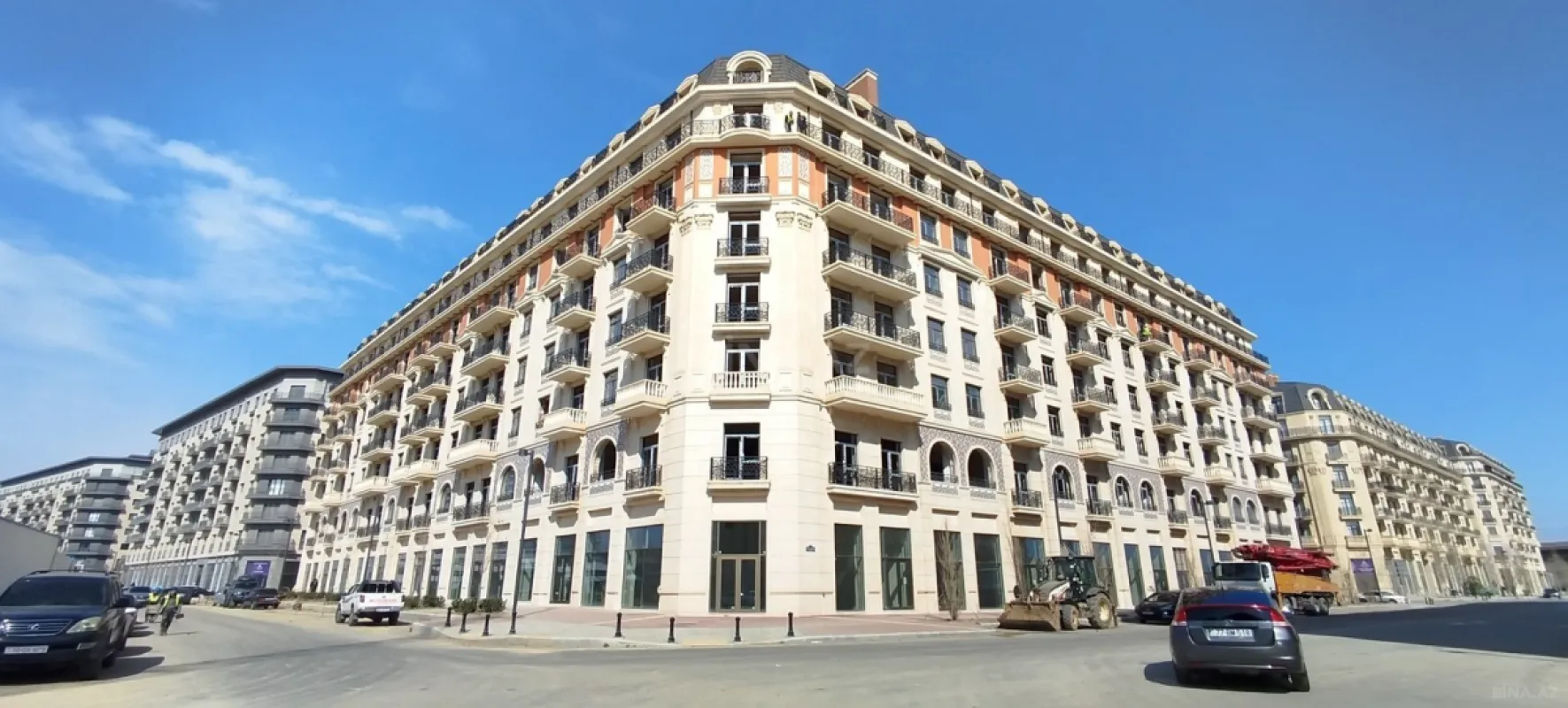 Satılır 3 otaqlı mənzil 131 m²