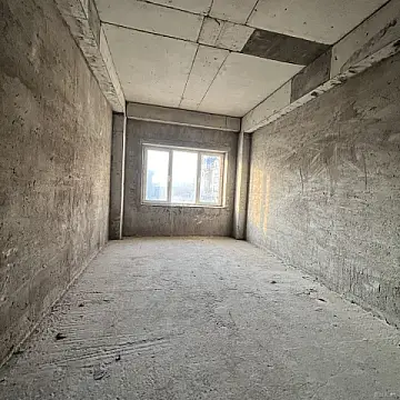 Satılır 3 otaqlı mənzil 131 m²