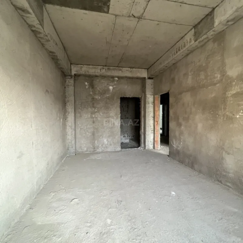 Satılır 3 otaqlı mənzil 131 m²