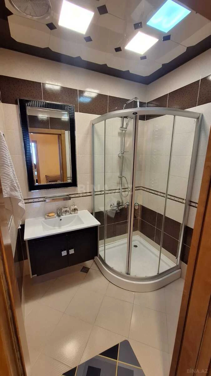 Kirayə verilir 3 otaqlı mənzil 118 m²