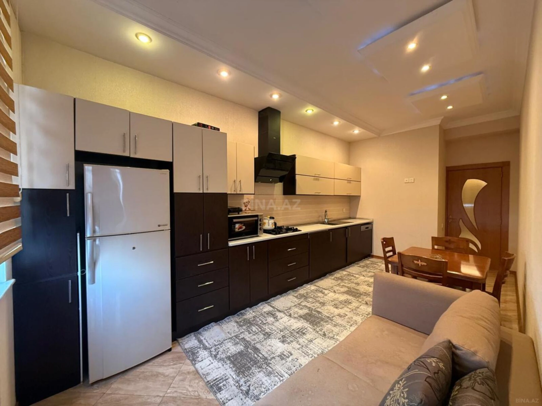 Kirayə verilir 3 otaqlı mənzil 118 m²