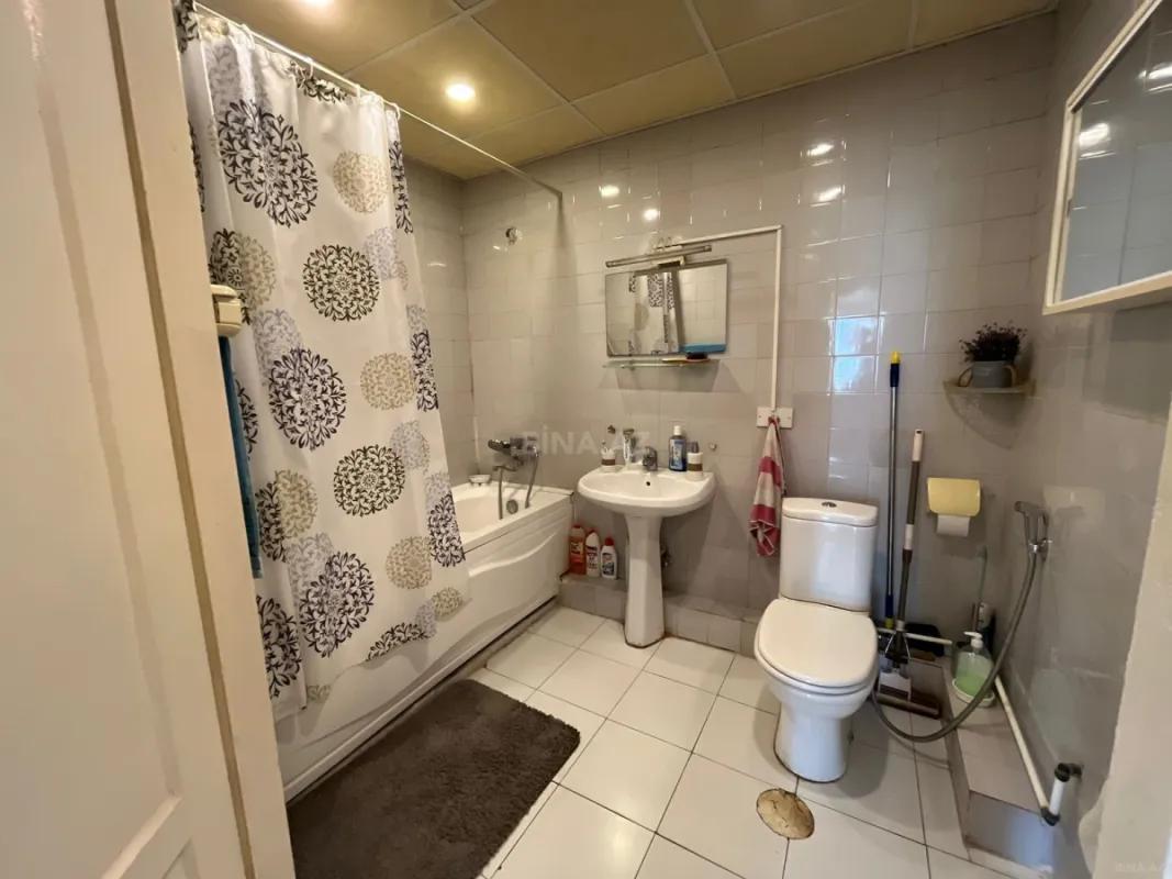 Satılır 4 otaqlı mənzil 115 m²