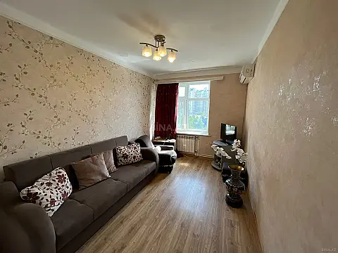 Satılır 4 otaqlı mənzil 115 m²