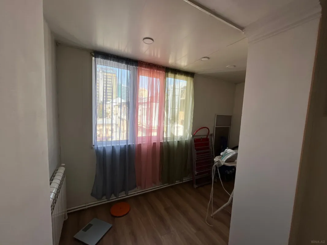 Satılır 4 otaqlı mənzil 115 m²