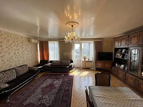 Satılır 4 otaqlı mənzil 115 m²