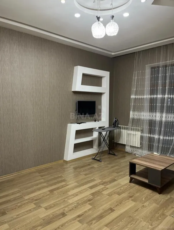 Kirayə verilir 2 otaqlı mənzil 72 m²