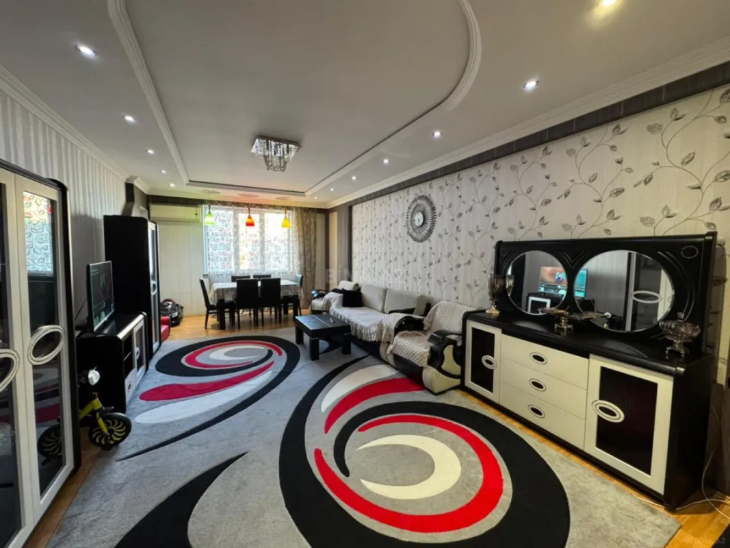 Satılır 3 otaqlı mənzil 125 m²