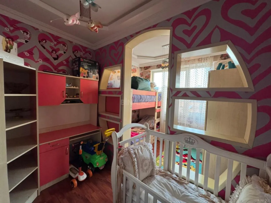 Satılır 3 otaqlı mənzil 125 m²