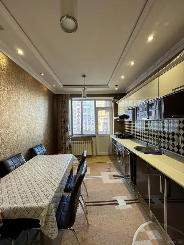 Satılır 3 otaqlı mənzil 125 m²