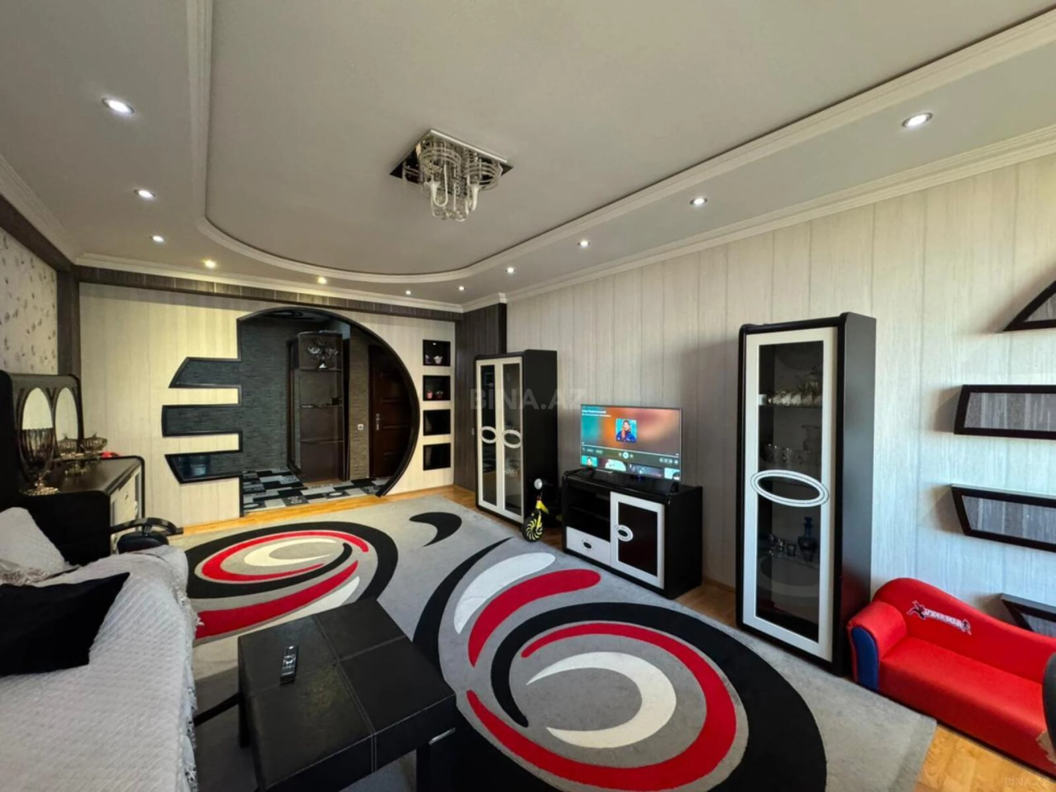 Satılır 3 otaqlı mənzil 125 m²