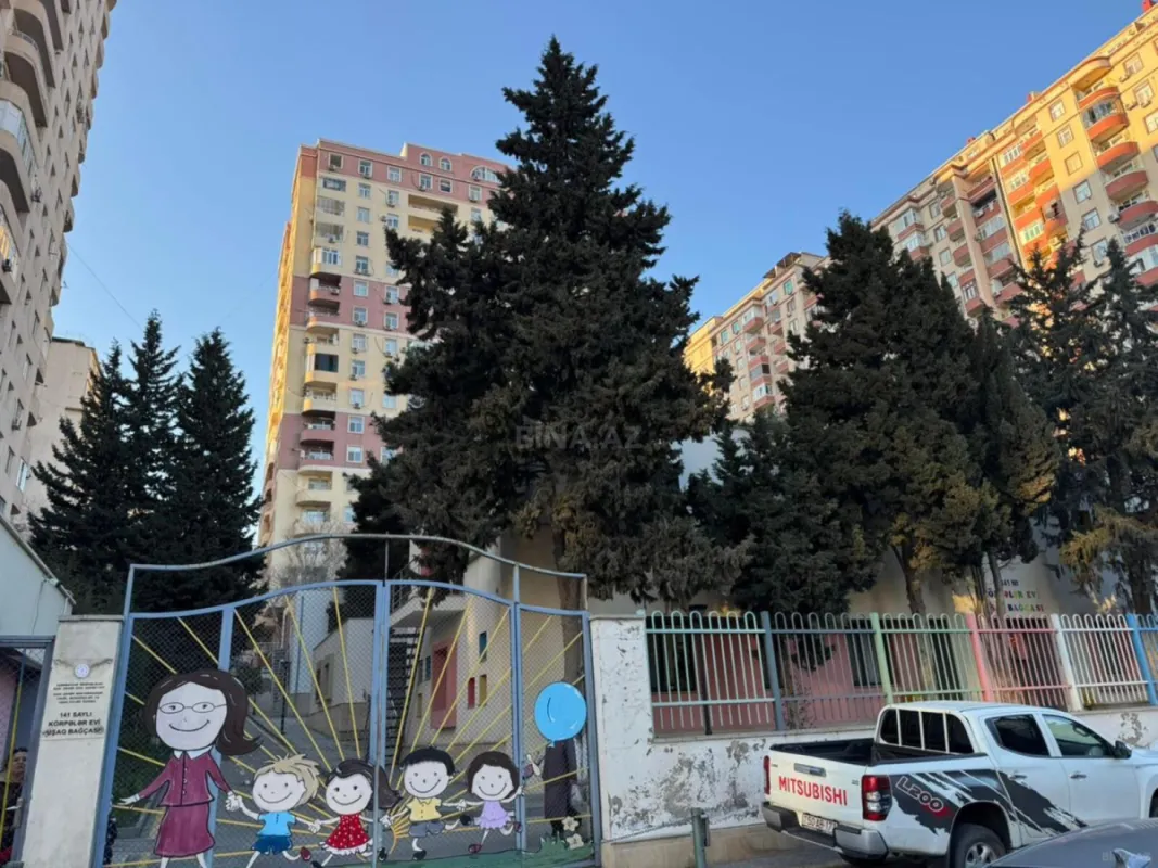 Satılır 3 otaqlı mənzil 125 m²