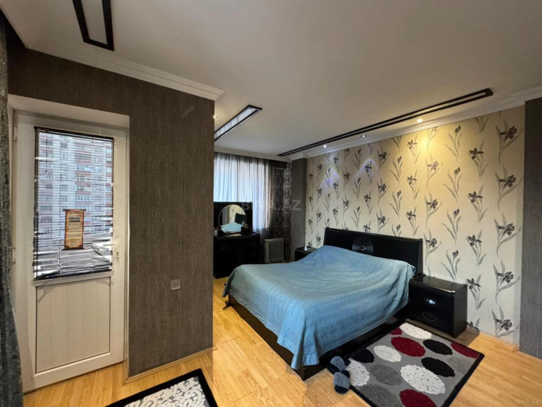 Satılır 3 otaqlı mənzil 125 m²