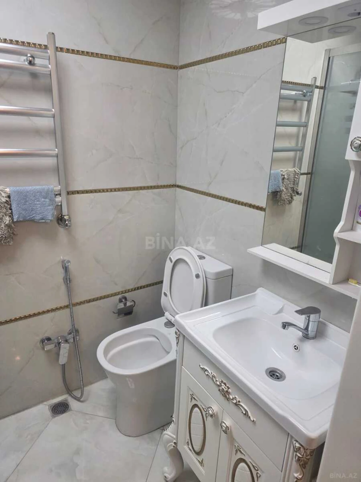 Kirayə verilir 2 otaqlı mənzil 68 m²