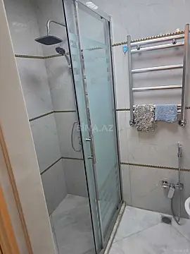 Kirayə verilir 2 otaqlı mənzil 68 m²