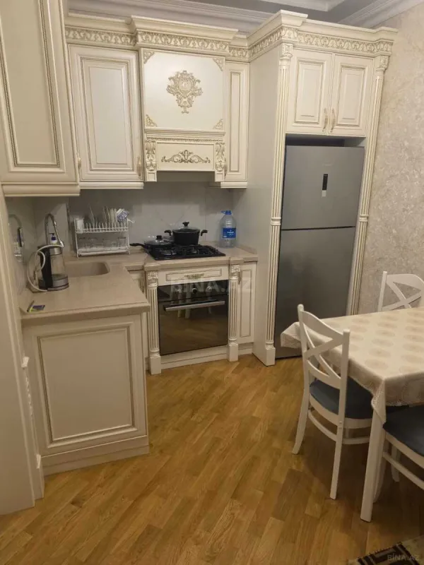 Kirayə verilir 2 otaqlı mənzil 68 m²