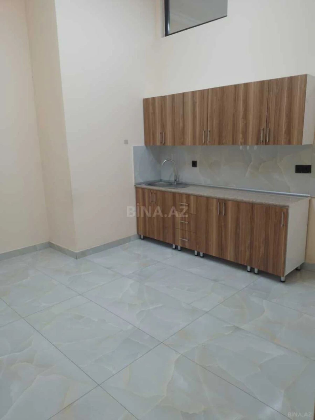 Satılır obyekt 300 m²