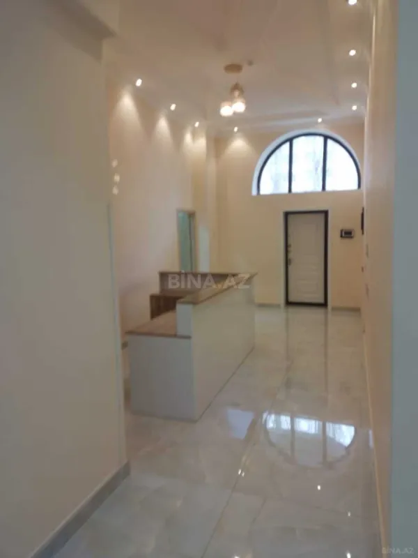 Satılır obyekt 300 m²