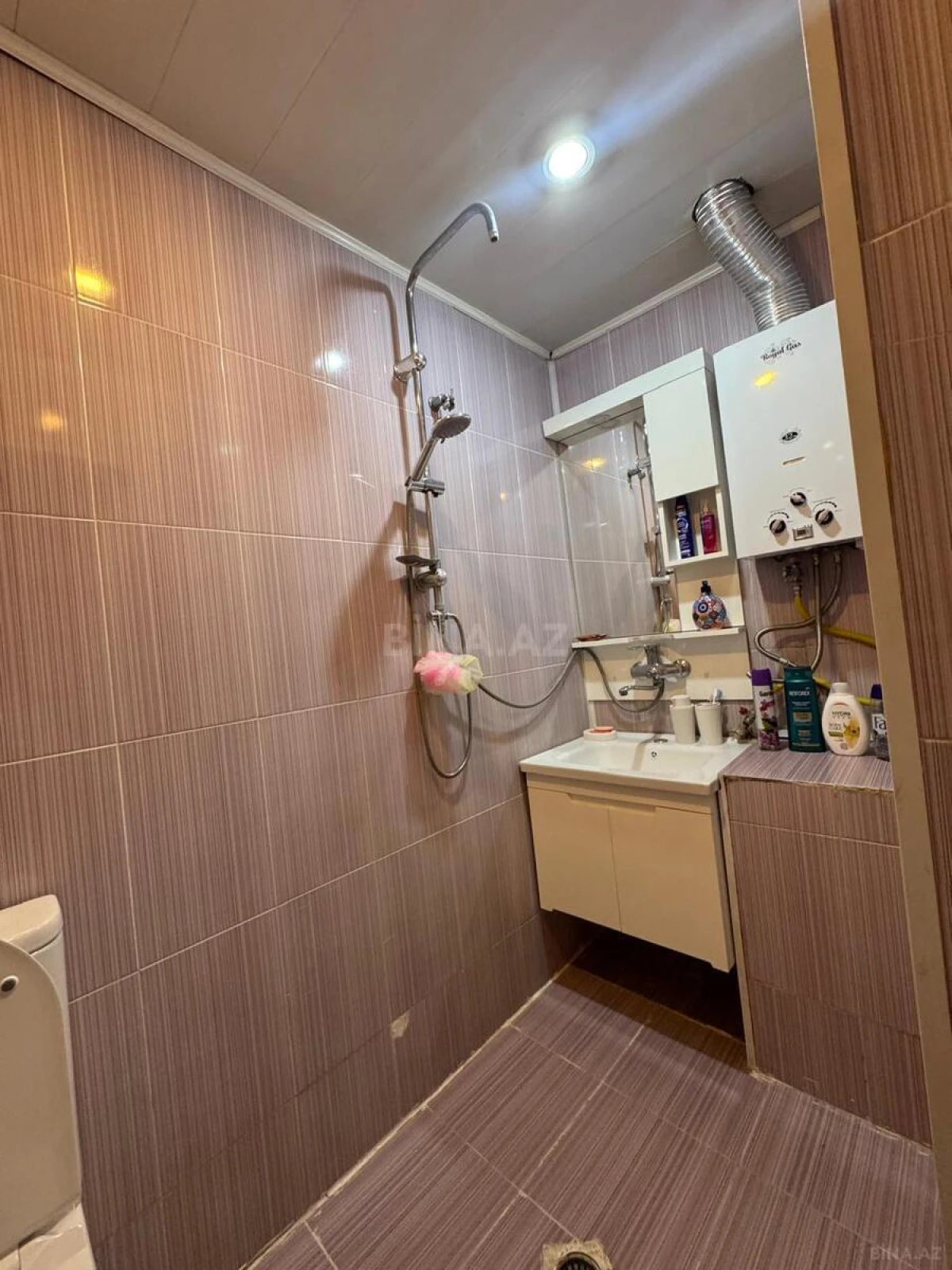 Kirayə verilir 2 otaqlı mənzil 70 m²