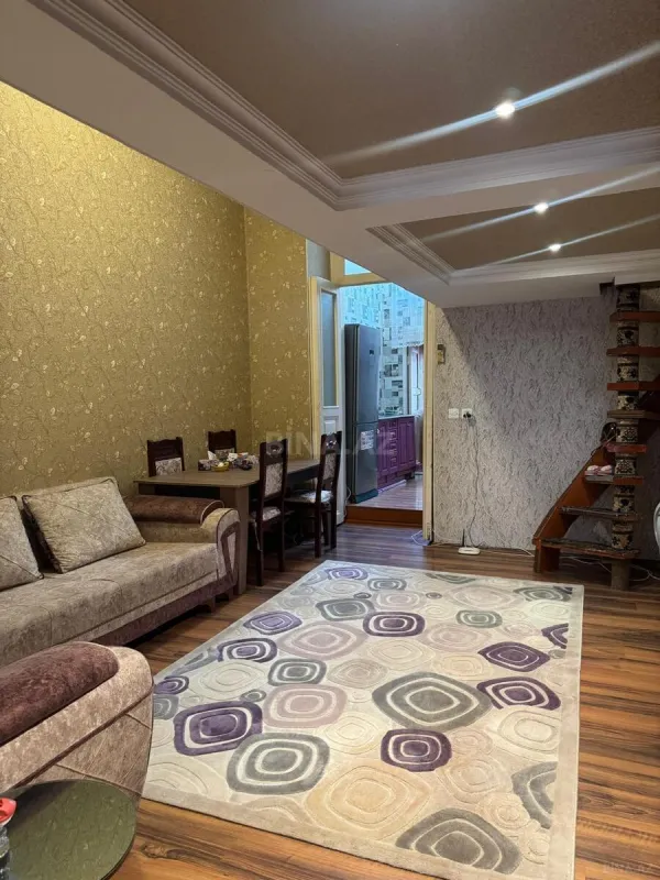 Kirayə verilir 2 otaqlı mənzil 70 m²
