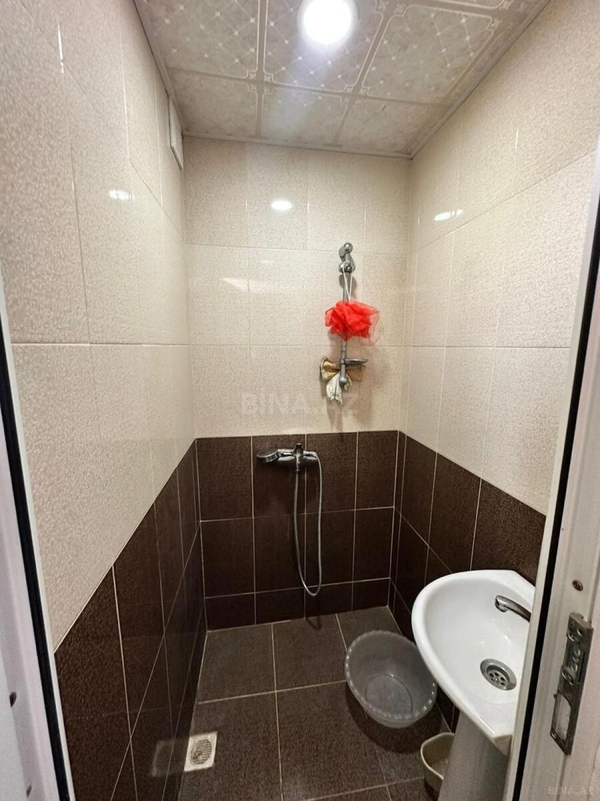 Satılır 5 otaqlı həyət evi 200 m²