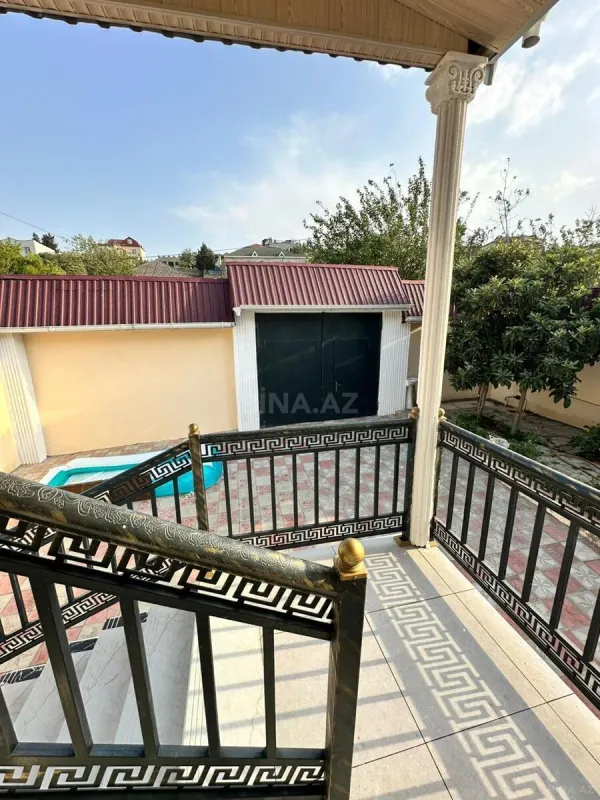 Satılır 5 otaqlı həyət evi 200 m²