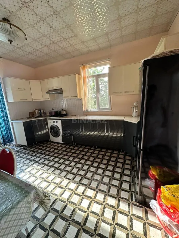 Satılır 5 otaqlı həyət evi 200 m²