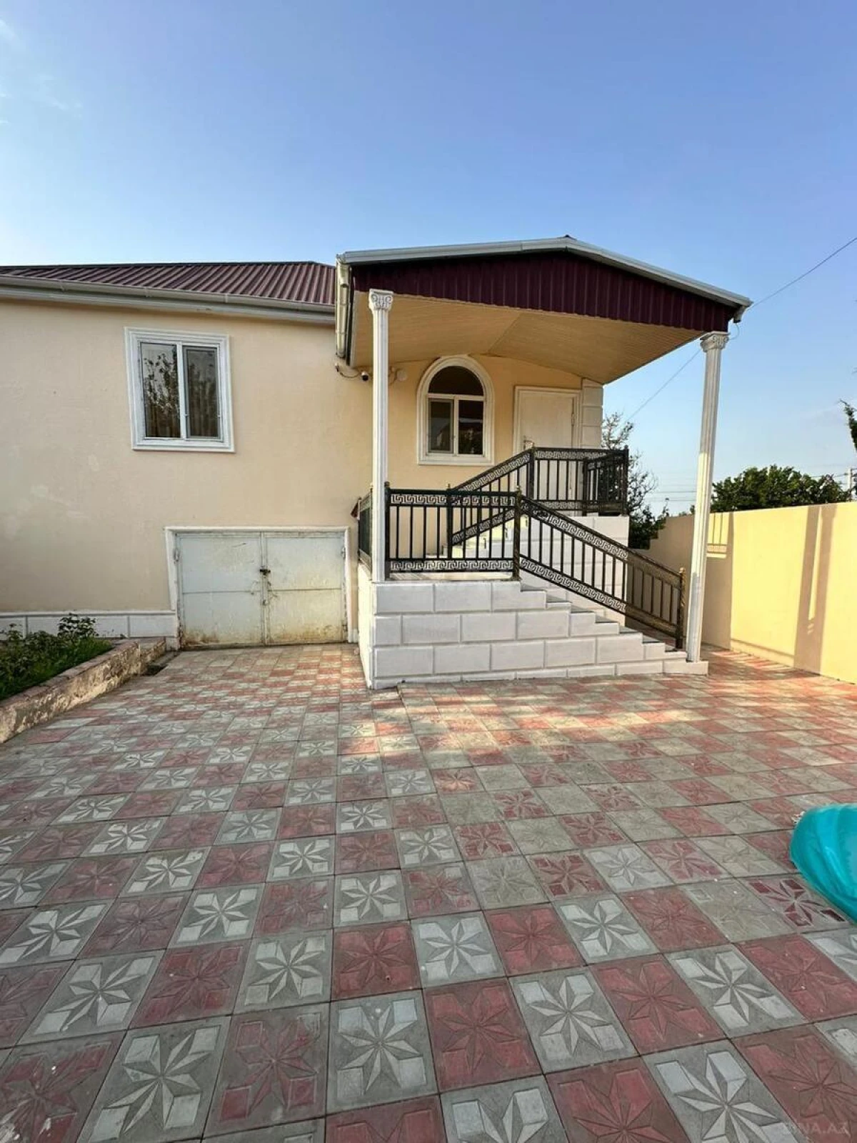 Satılır 5 otaqlı həyət evi 200 m²