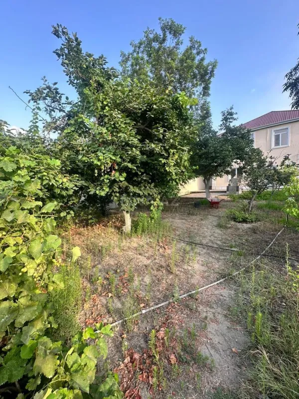 Satılır 5 otaqlı həyət evi 200 m²