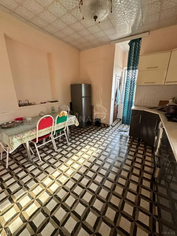 Satılır 5 otaqlı həyət evi 200 m²