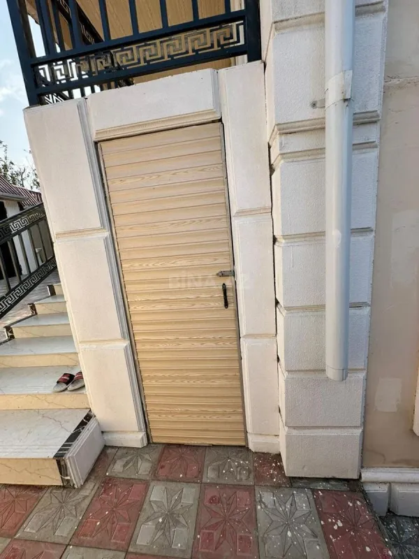 Satılır 5 otaqlı həyət evi 200 m²