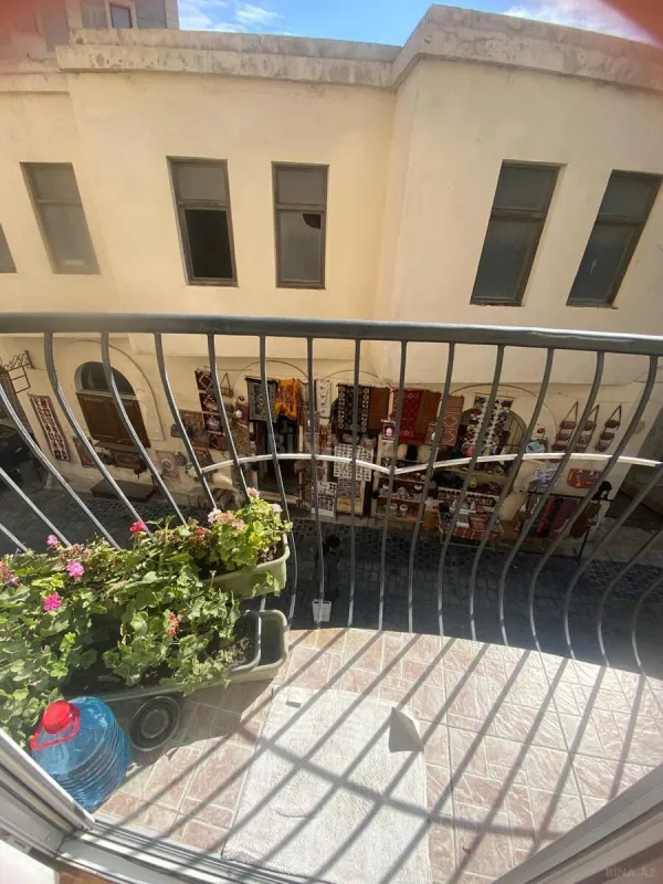 Kirayə verilir 2 otaqlı mənzil 70 m²