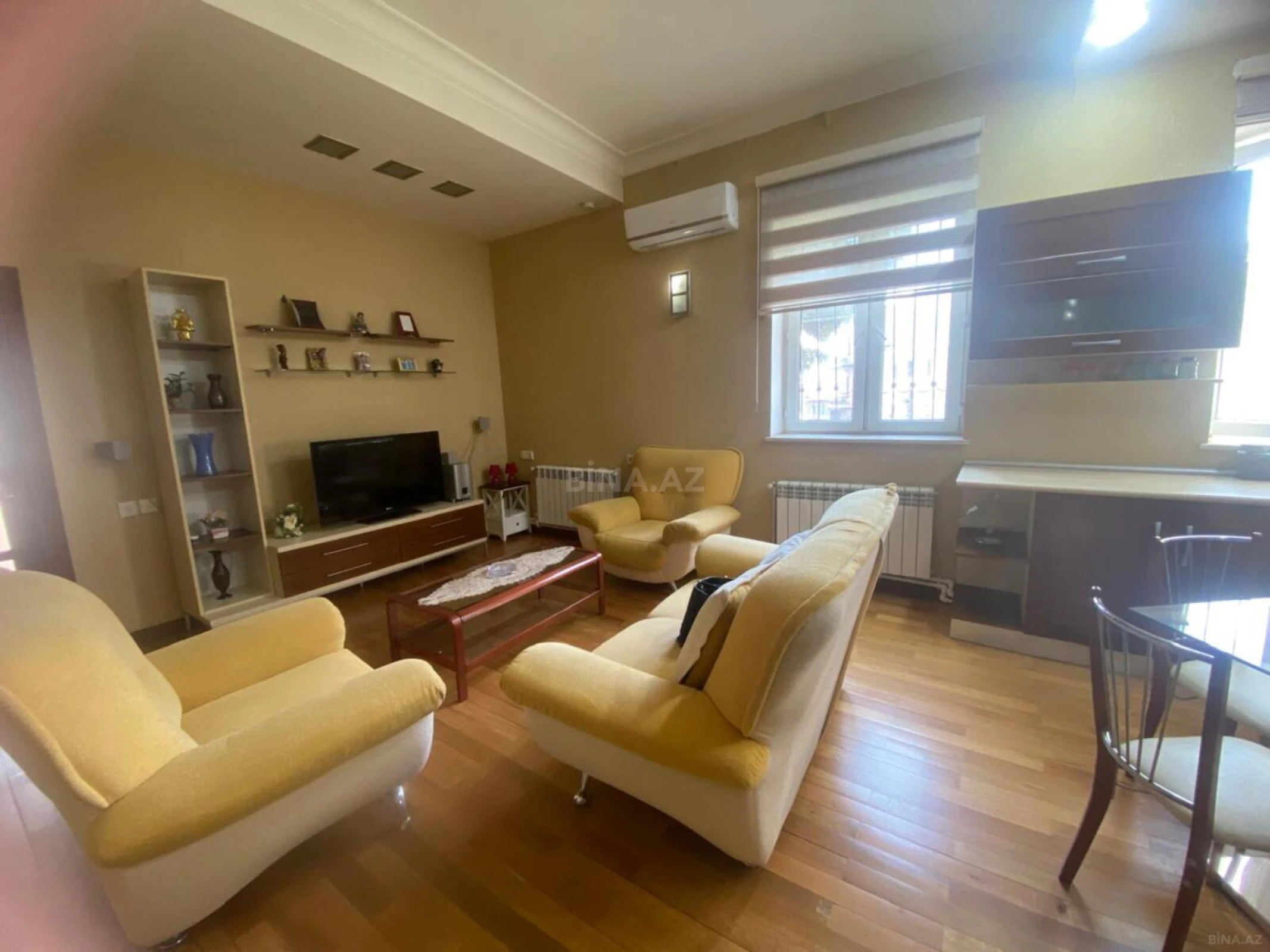 Kirayə verilir 2 otaqlı mənzil 70 m²