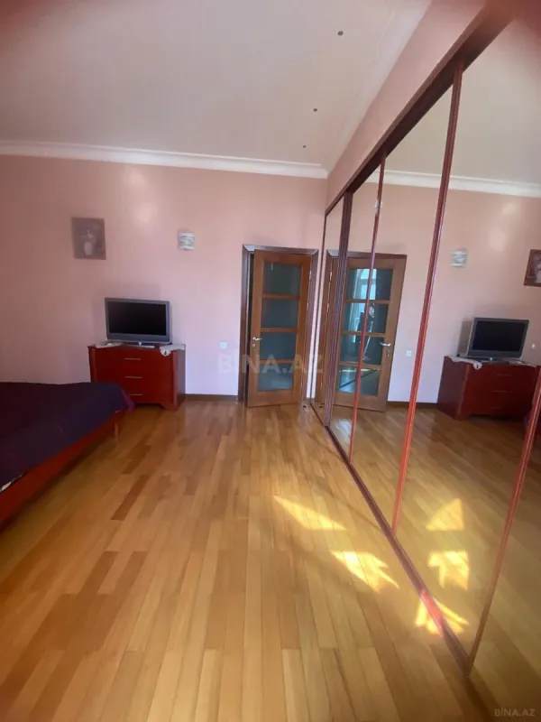 Kirayə verilir 2 otaqlı mənzil 70 m²