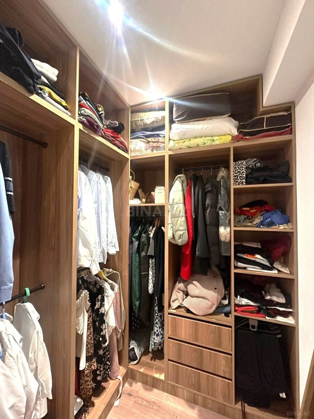 Satılır 3 otaqlı mənzil 140 m²