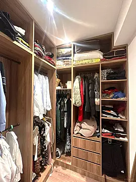 Satılır 3 otaqlı mənzil 140 m²